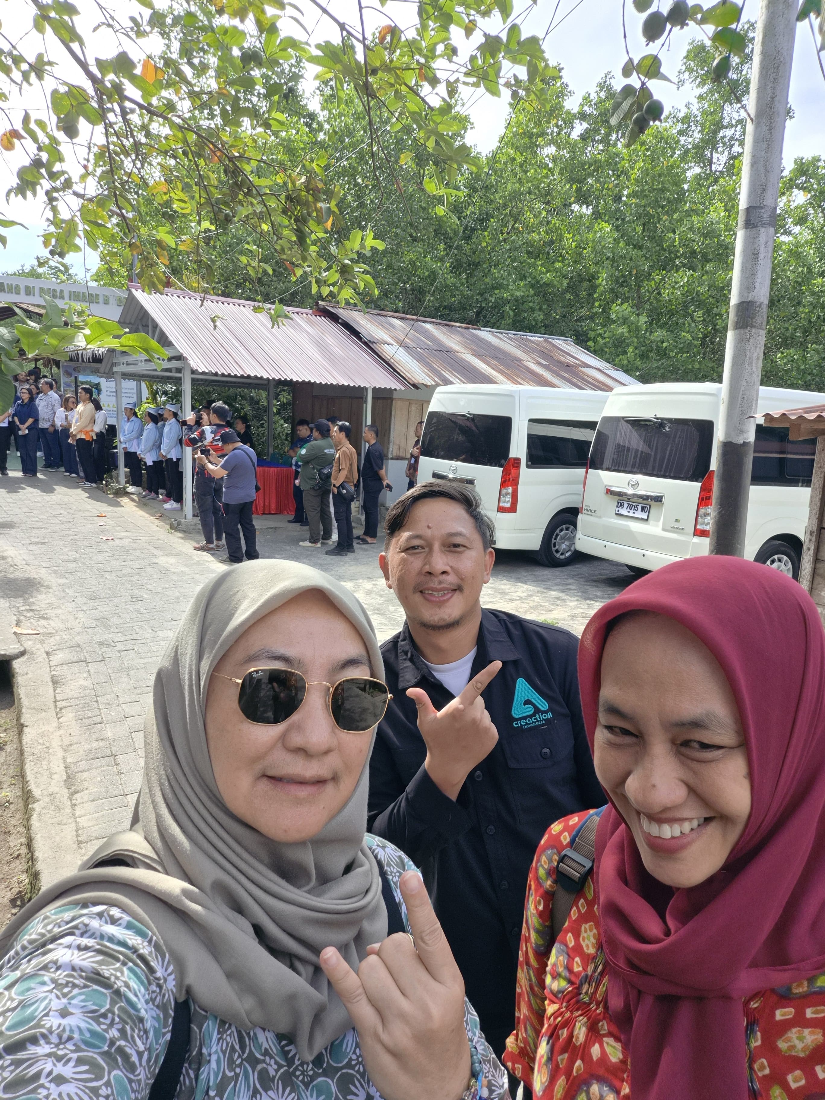 Layanan Tour HiAce